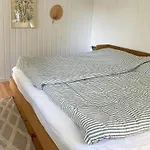 Classic Wooden House Inspired By Nature 別荘