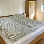 Classic Wooden House Inspired By Nature 別荘
